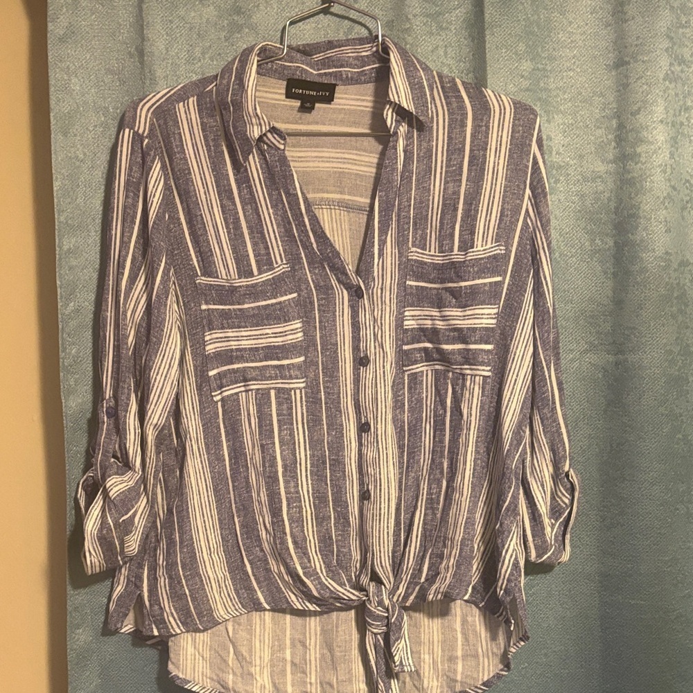 Forever 21 Blue and White Striped Women's Button Down Shirt